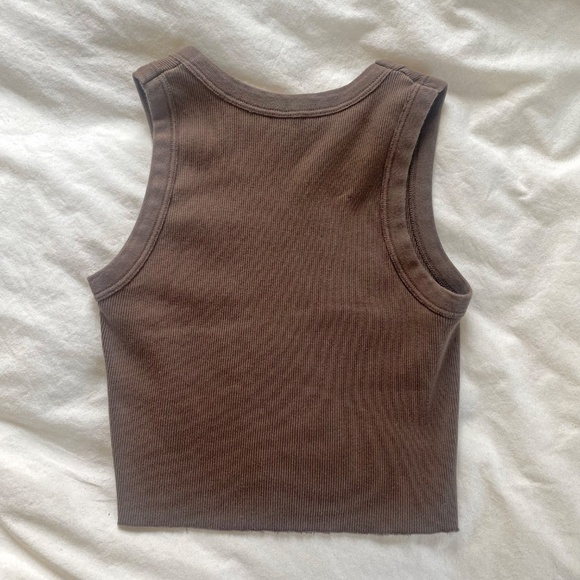 Brandy Melville Brown Connor Ribbed Crop Tank - Picture 3 of 3